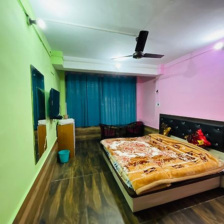 Hotel New Sahil Срінагар Екстер'єр фото