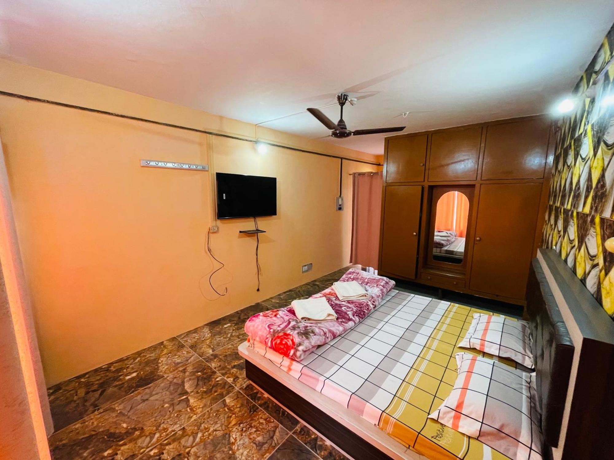 Hotel New Sahil Срінагар Екстер'єр фото