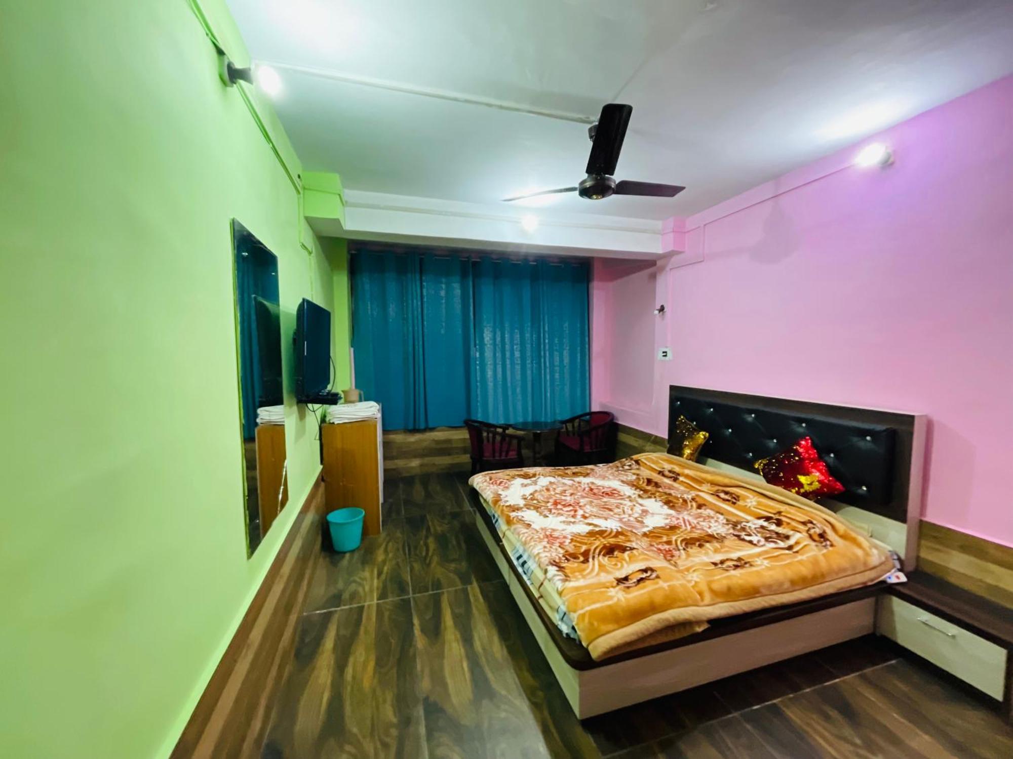 Hotel New Sahil Срінагар Екстер'єр фото