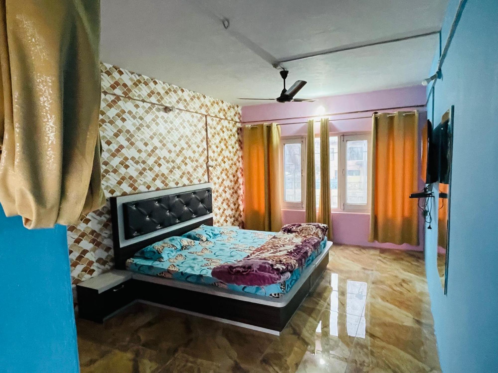 Hotel New Sahil Срінагар Екстер'єр фото